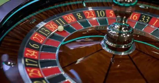 ahh88 casino platform showing slots and live dealer games on mobile